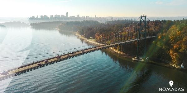 ¿Qué lugares de interés puedo conocer en Vancouver?
