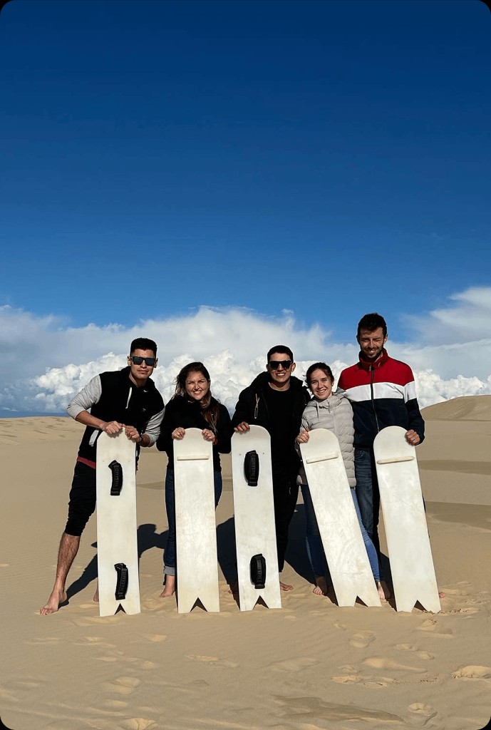 Nōmadas en las dunas con sandboard